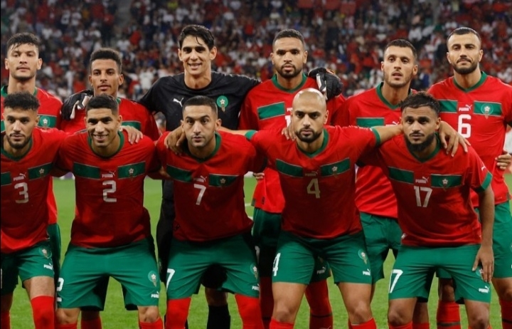 المنتخب المغربي إلى الدور النصف النهائي والفنانون العرب يباركون له