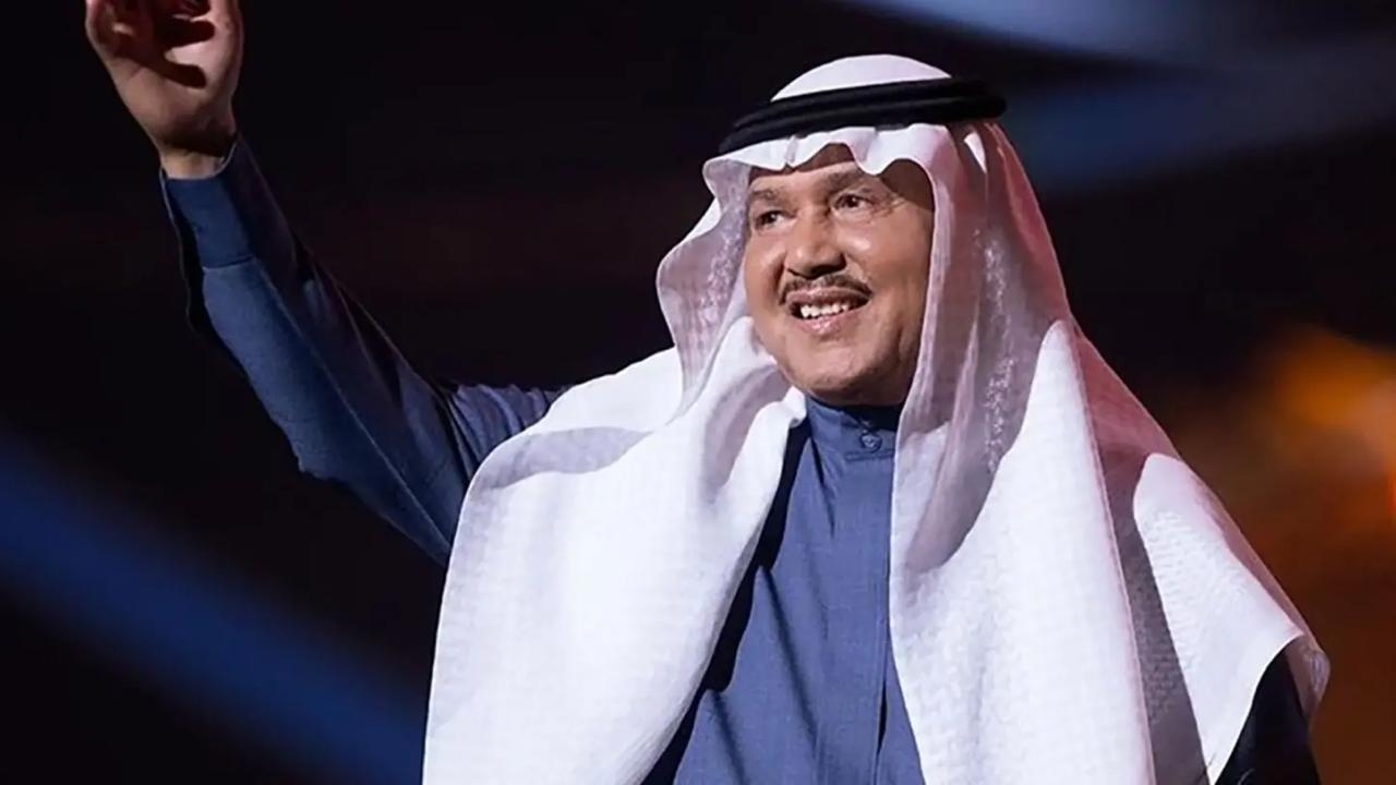 نجوم العالم العربي يتمنون الشفاء العاجل لفنان العرب محمد عبده