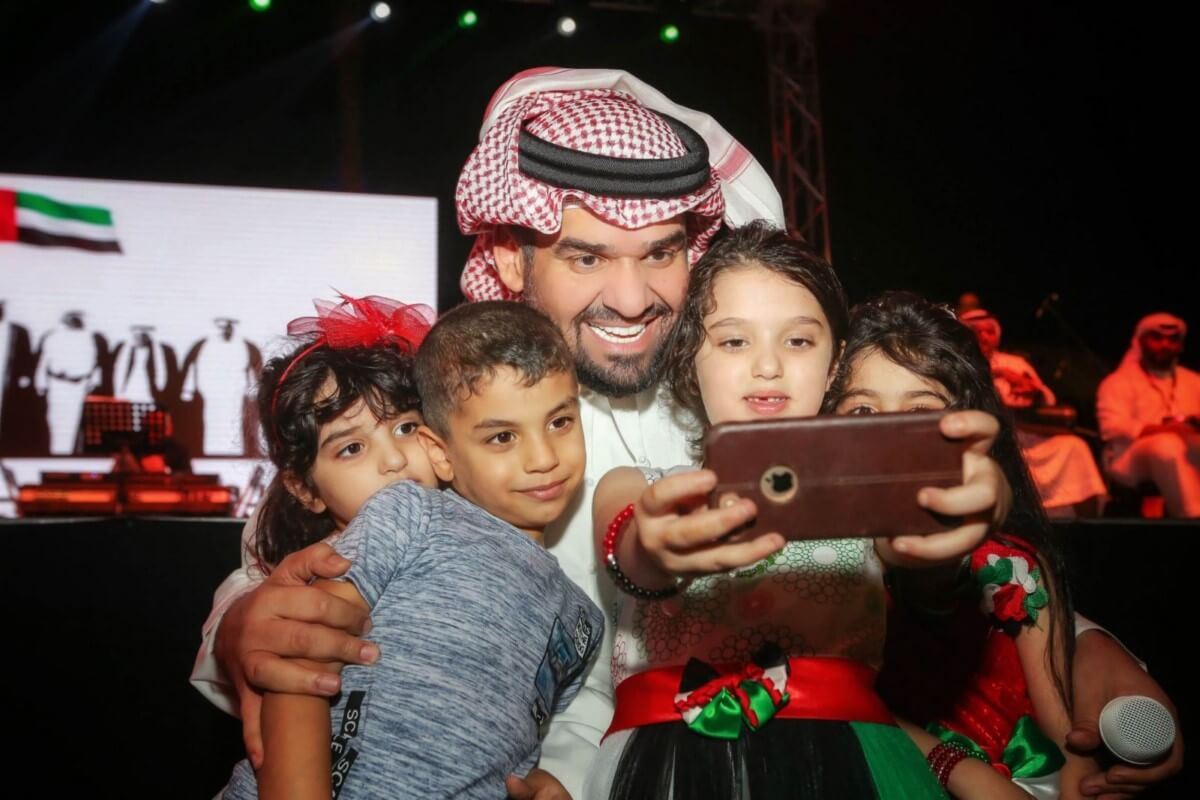 حسين الجسمي يحتفل بالإمارات وهي تعلنه نجمها الأوّل!